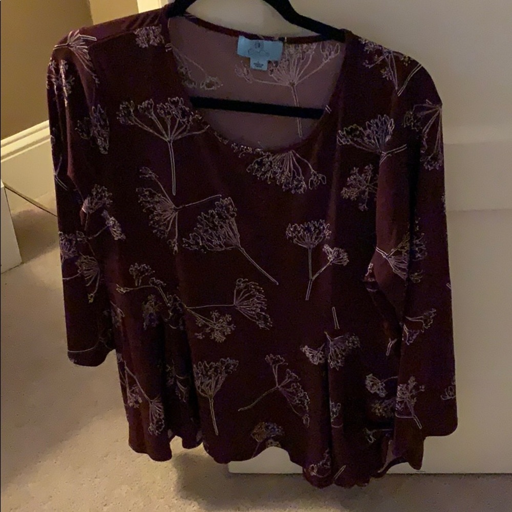 😍 Burgundy blouse with flounce bottom
